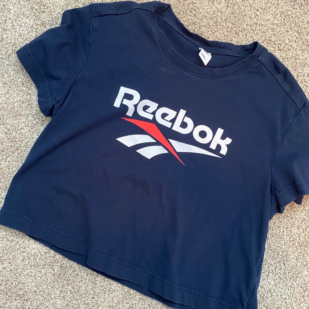 Reebok navy vector crop top T-shirt